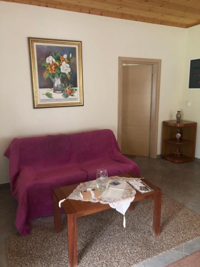Chrysa'S House Apartment Aigio Dış mekan fotoğraf